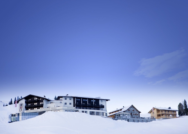 Imagen de los exteriores del Hotel Goldener Berg. Foto 11