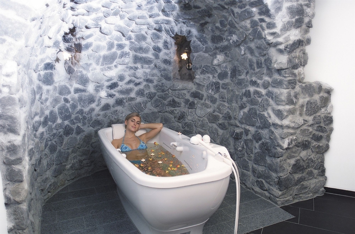 Imagen de la piscina del Hotel Goldener Berg. Foto 16