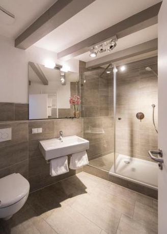 Imagen de la habitación del Hotel Goldener Engel. Foto 10