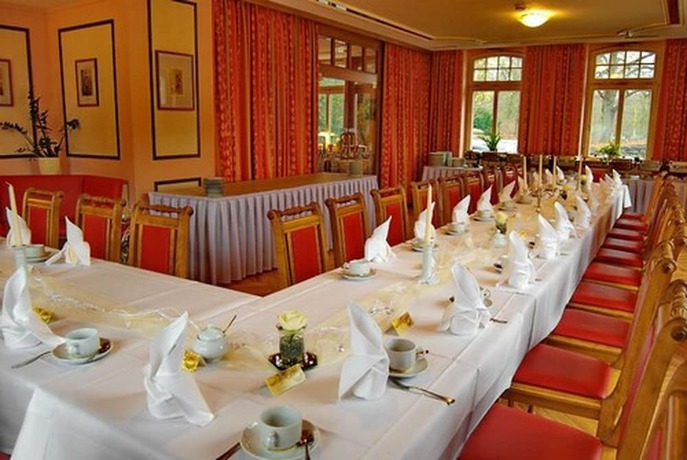 Imagen del bar/restaurante del Hotel Goldener Fasan. Foto 4