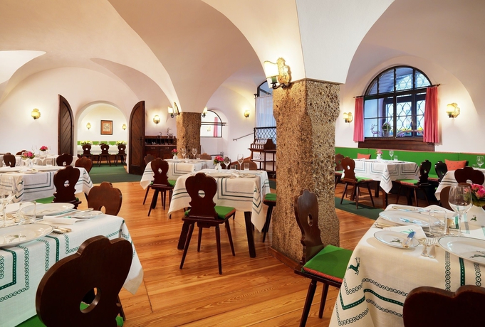 Imagen del bar/restaurante del Hotel Goldener Hirsch, A Luxury Collection , Salzburg. Foto 4