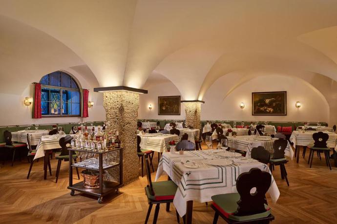 Imagen del bar/restaurante del Hotel Goldener Hirsch, A Luxury Collection, Salzburg. Foto 5
