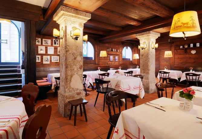 Imagen del bar/restaurante del Hotel Goldener Hirsch, A Luxury Collection , Salzburg. Foto 5