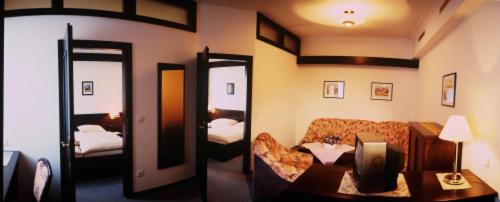 Imagen de la habitación del Hotel Goldener Hirsch, Reutte. Foto 6