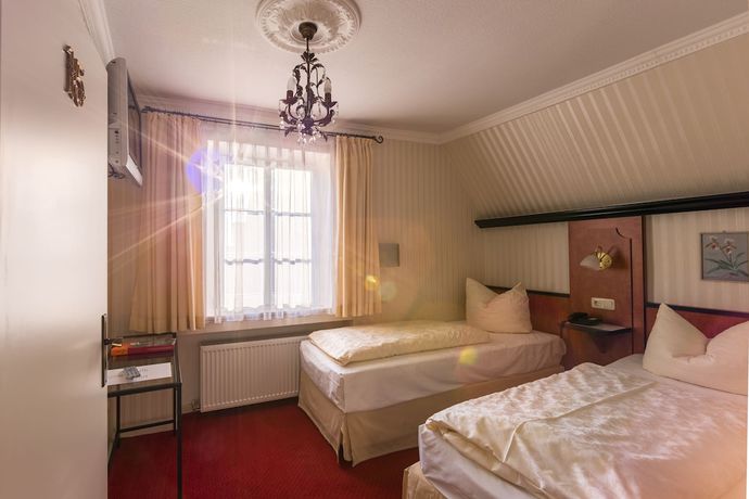 Imagen de la habitación del Hotel Goldener Hirsch, Rothenburg. Foto 7