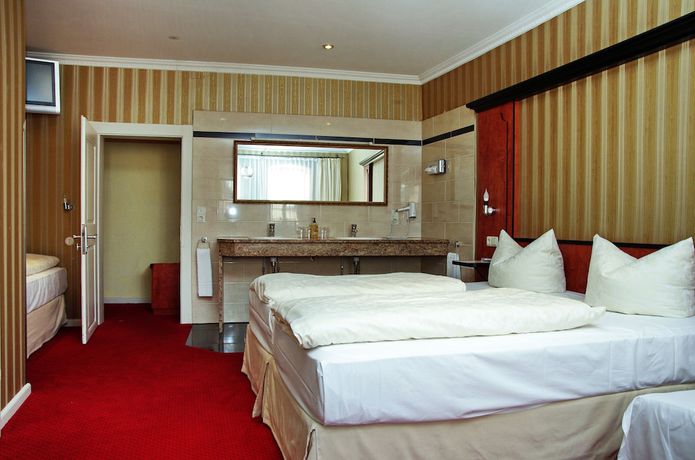 Imagen de la habitación del Hotel Goldener Hirsch, Rothenburg. Foto 8