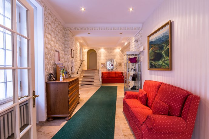 Imagen de los interiores del Hotel Goldener Hirsch, Rothenburg. Foto 19