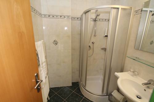 Imagen de la habitación del Hotel Goldener Stern, ABTENAU. Foto 15