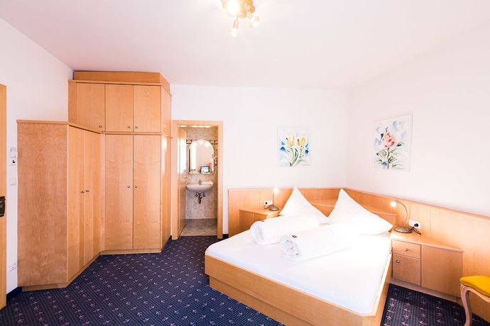Imagen de la habitación del Hotel Goldener Stern, Mitterdorf - Caldaro di Mezzo. Foto 16