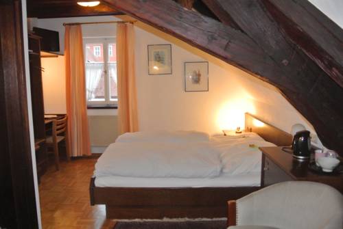 Imagen de la habitación del Hotel Goldenes Lamm, Dinkelsbuhl. Foto 6