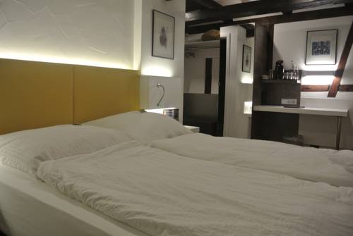Imagen de la habitación del Hotel Goldenes Lamm, Dinkelsbuhl. Foto 10