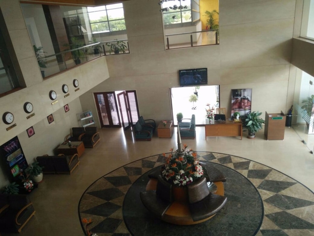 Imagen de los interiores del Hotel Goldfinch Retreat Bangalore. Foto 19