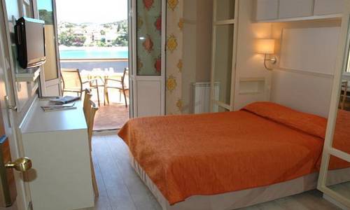Imagen de la habitación del Hotel Golf, Bandol. Foto 5