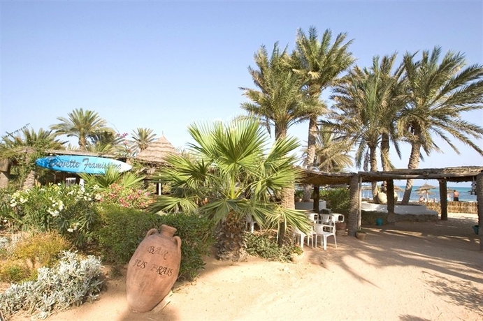 Imagen de los exteriores del Hotel Golf Beach Djerba. Foto 2