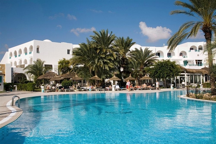 Imagen de la piscina del Hotel Golf Beach Djerba. Foto 6