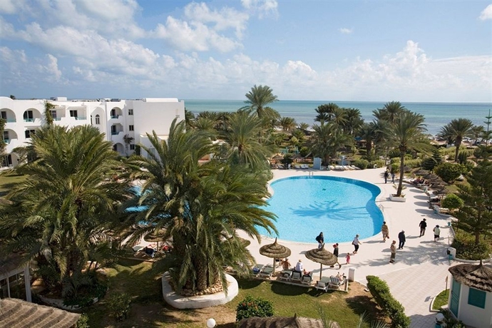 Imagen de la piscina del Hotel Golf Beach Djerba. Foto 9