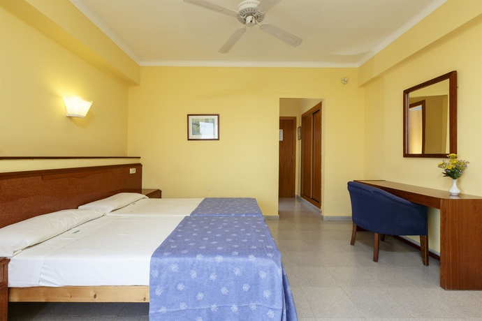 Imagen de la habitación del Hotel Golf Beach, Santa Ponsa. Foto 11