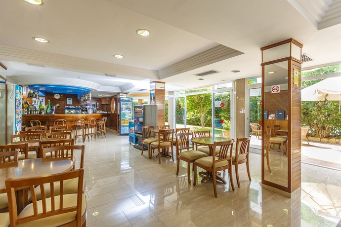 Imagen del bar/restaurante del Hotel Golf Beach, Santa Ponsa. Foto 5