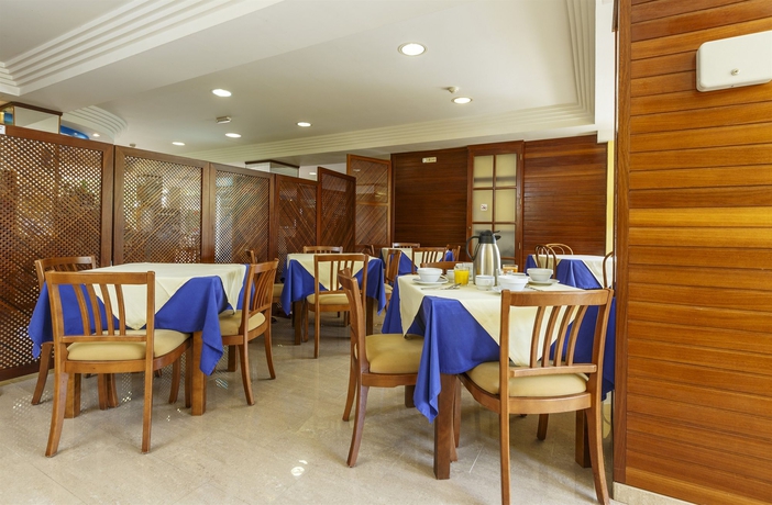 Imagen del bar/restaurante del Hotel Golf Beach, Santa Ponsa. Foto 6