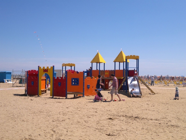 Imagen de los exteriores del Hotel Golf, Bibione. Foto 5