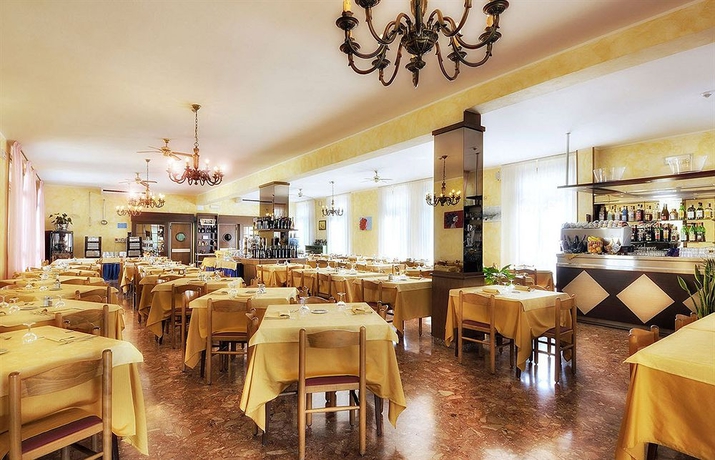 Imagen del bar/restaurante del Hotel Golf, Bibione. Foto 1