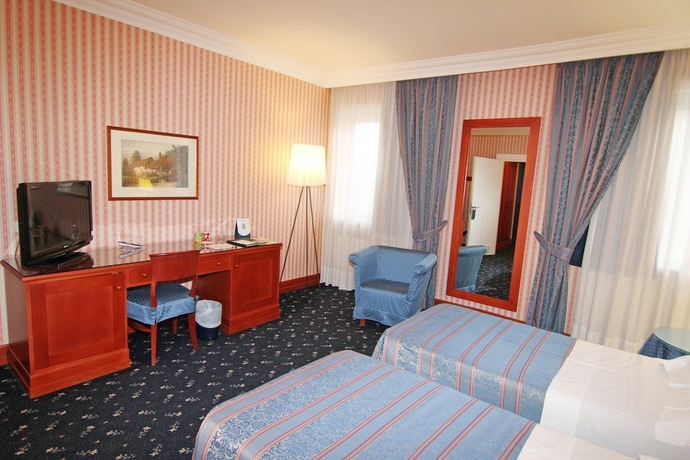 Imagen de la habitación del Hotel Golf Club Cavagli&agrave;. Foto 11