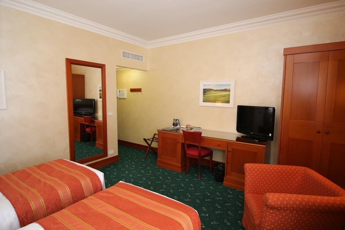 Imagen de la habitación del Hotel Golf Club Cavagli&agrave;. Foto 13