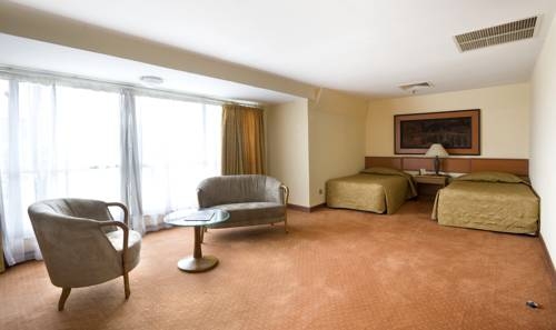 Imagen de la habitación del Hotel Golf Course. Foto 5