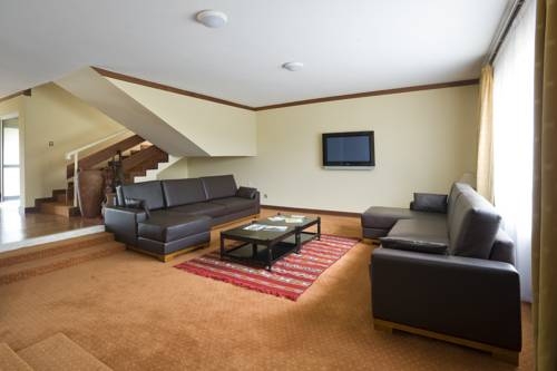 Imagen de la habitación del Hotel Golf Course. Foto 7