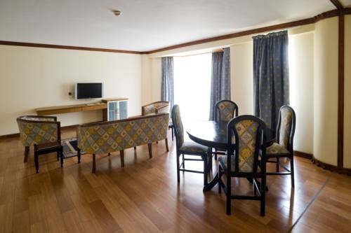 Imagen de la habitación del Hotel Golf Course. Foto 8