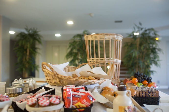 Imagen del bar/restaurante del Hotel Golf De Mont Griffon. Foto 7