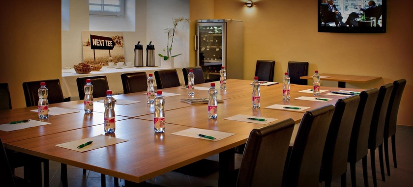 Imagen de los interiores del Hotel Golf Garni. Foto 13