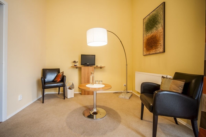 Imagen de la habitación del Hotel Golf Garni. Foto 9