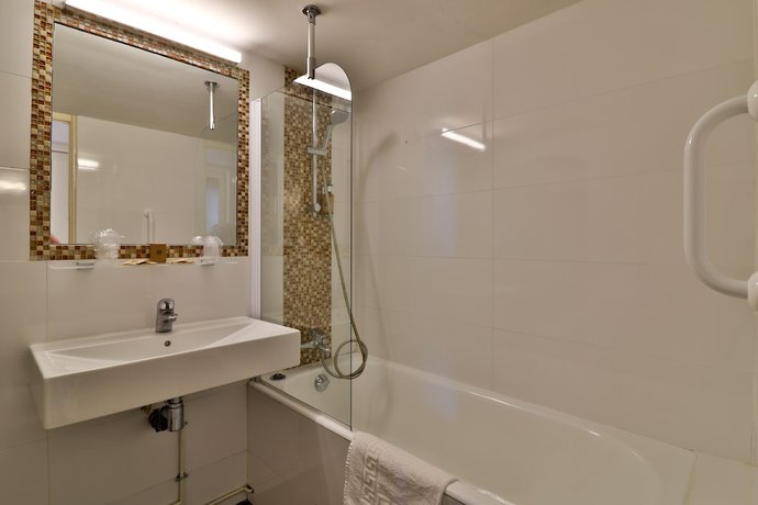 Imagen de la habitación del Hotel Golf H&ocirc;tel. Foto 16