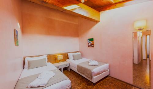 Imagen de la habitación del Hotel Golf Inn. Foto 6
