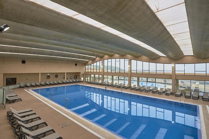 Imagen de la piscina del Hotel Golf Mar, MACEIRA. Foto 18