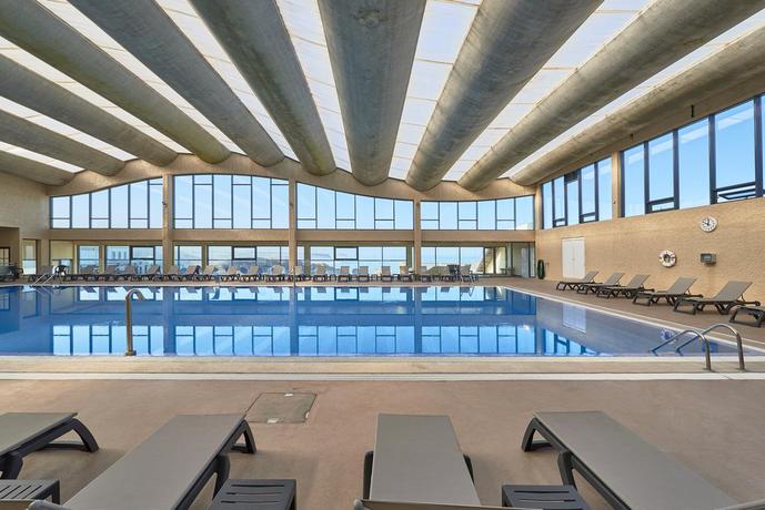 Imagen de la piscina del Hotel Golf Mar, MACEIRA. Foto 19
