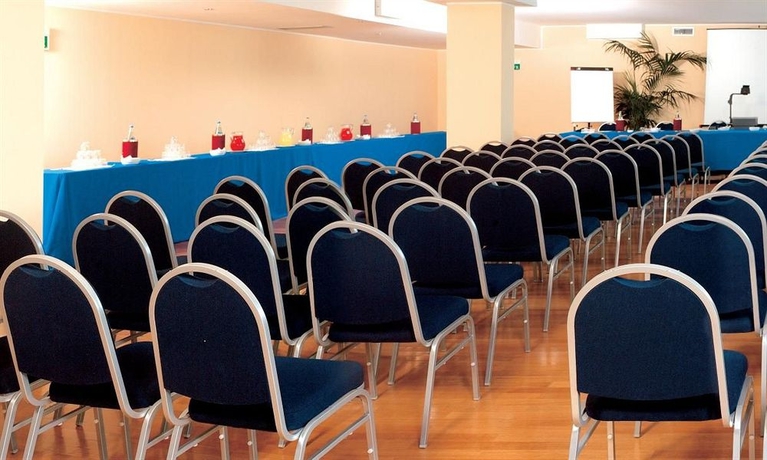 Imagen de los interiores del Hotel Golf Milano. Foto 13