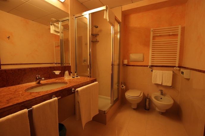 Imagen de la habitación del Hotel Golf Milano. Foto 12