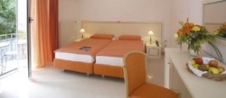 Imagen de la habitación del Hotel Golf Mirador. Foto 3