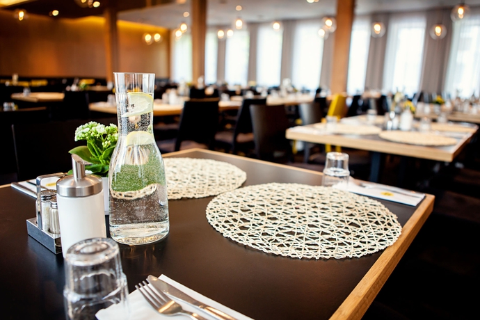 Imagen del bar/restaurante del Hotel Golf Prague. Foto 5