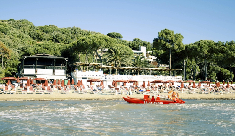 Imagen de los exteriores del Hotel Golf Punta Ala. Foto 4