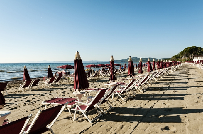 Imagen de los exteriores del Hotel Golf Punta Ala. Foto 5