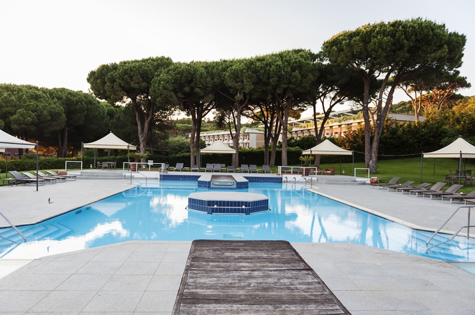 Imagen de la piscina del Hotel Golf Punta Ala. Foto 15