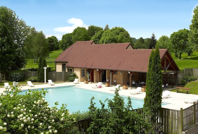 Imagen de la piscina del Hotel Golf Resort Val De Sorne. Foto 19