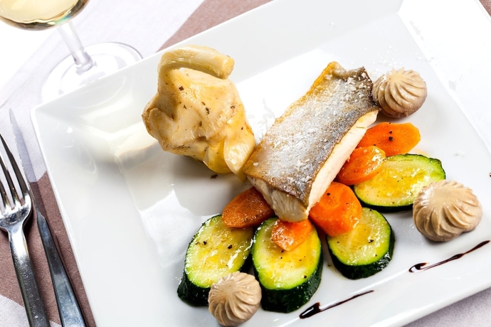 Imagen del bar/restaurante del Hotel Golf Resort Val De Sorne. Foto 8