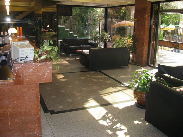 Imagen de los interiores del Hotel Golf Tower Suites and Apartments. Foto 6