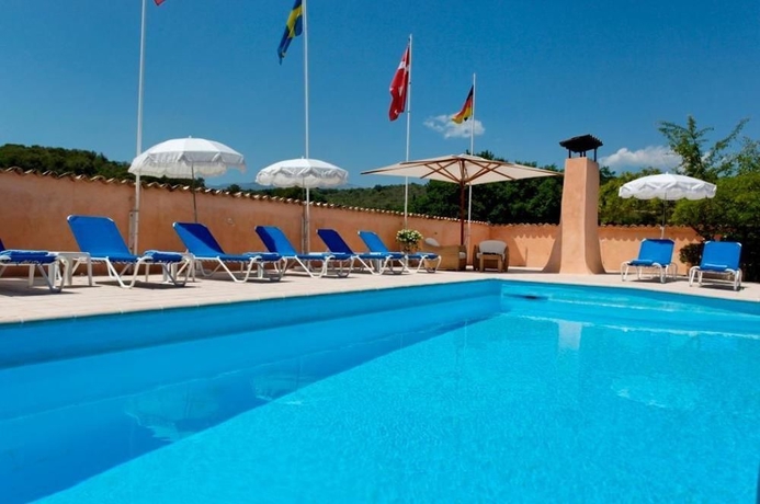 Imagen de los exteriores del Hotel Golf and Spa Château De La Bégude, The Originals Collection. Foto 13