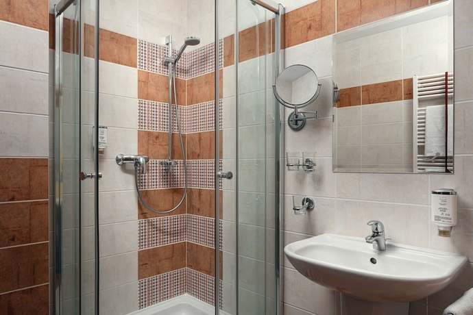 Imagen de la habitación del Hotel Golf and Spa Resort Kunětická Hora. Foto 7