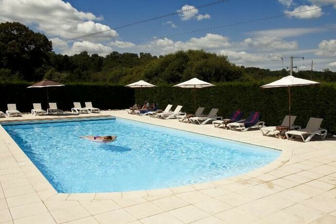 Imagen general del Hotel Golf de Saint Junien. Foto 10